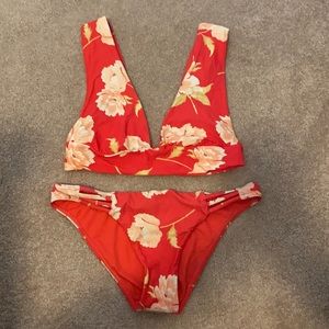 women’s billabong swimsuit size small
